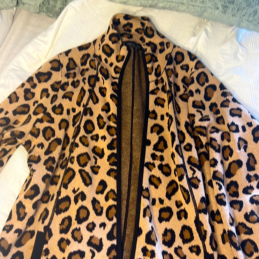 Rachel Zoe - Leopard Cardigan with zipper